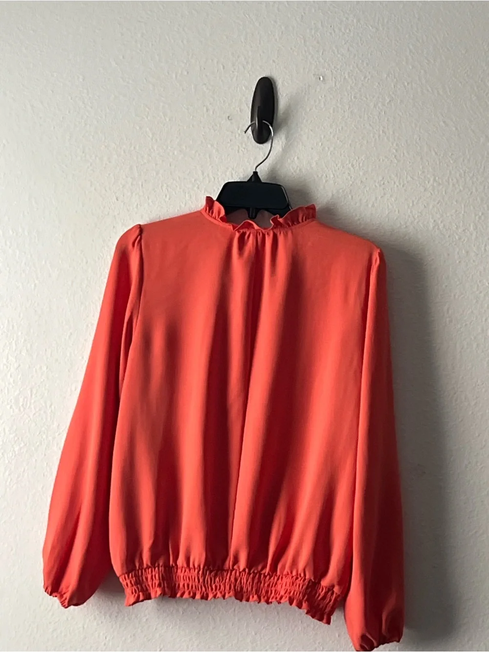 LOFT Coral Ruffle V-Neck Long Sleeve Blouse, Size‎ M
